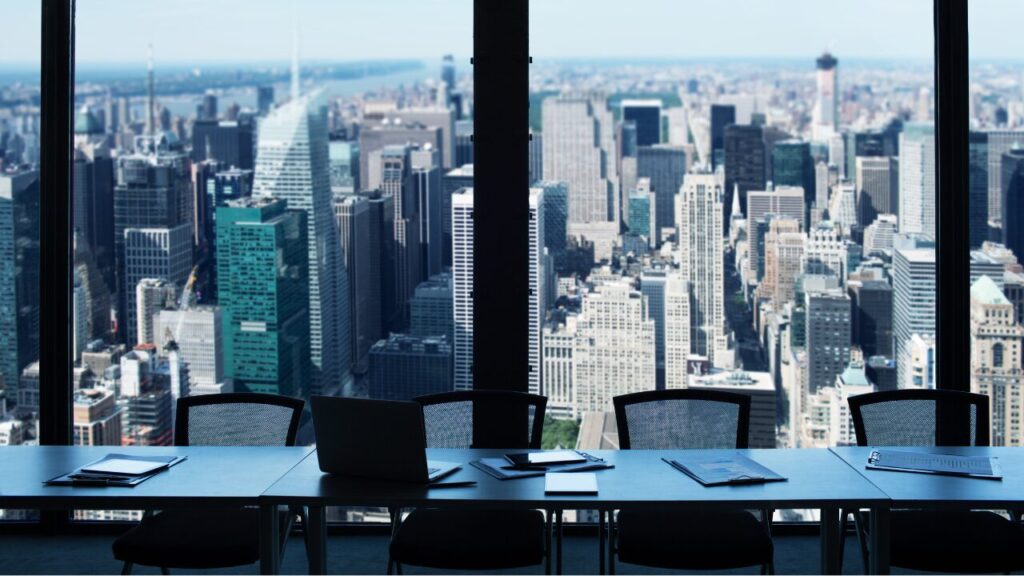 事務代行を採用の代わりと考えられる背景|合同会社あすだち