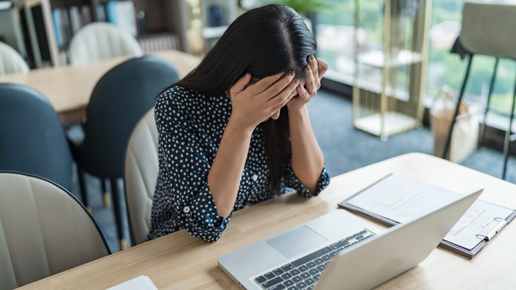 ワーケーションに向いていない人の特徴|合同会社あすだち