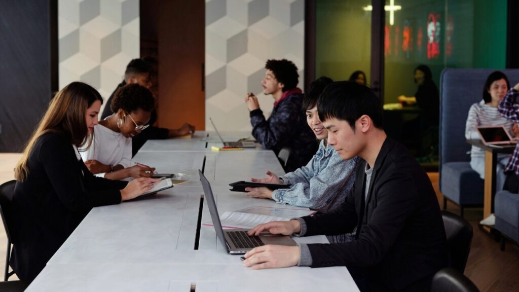 保土ヶ谷駅で仕事に使いやすいコワーキングスペース｜合同会社あすだち